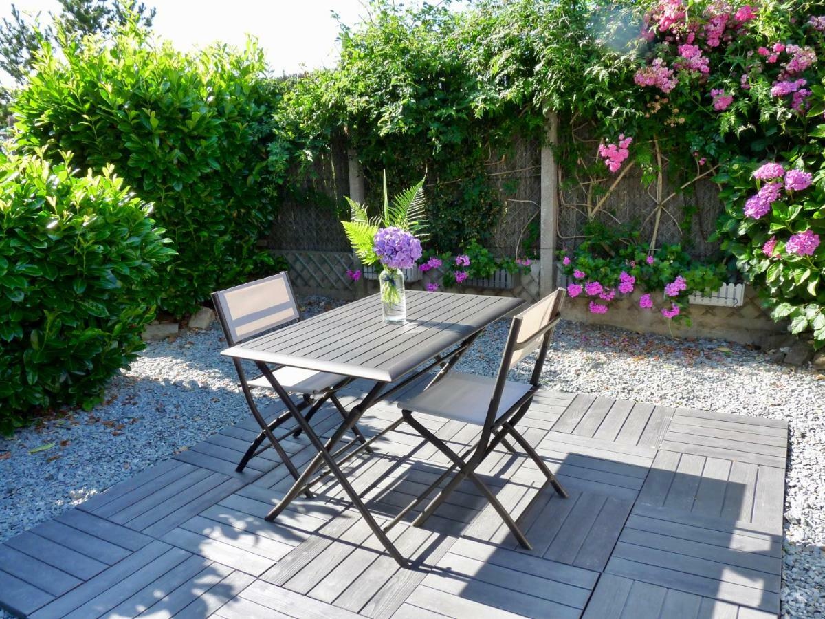 Suite A 800M De La Plage Saint-Lunaire Exteriör bild